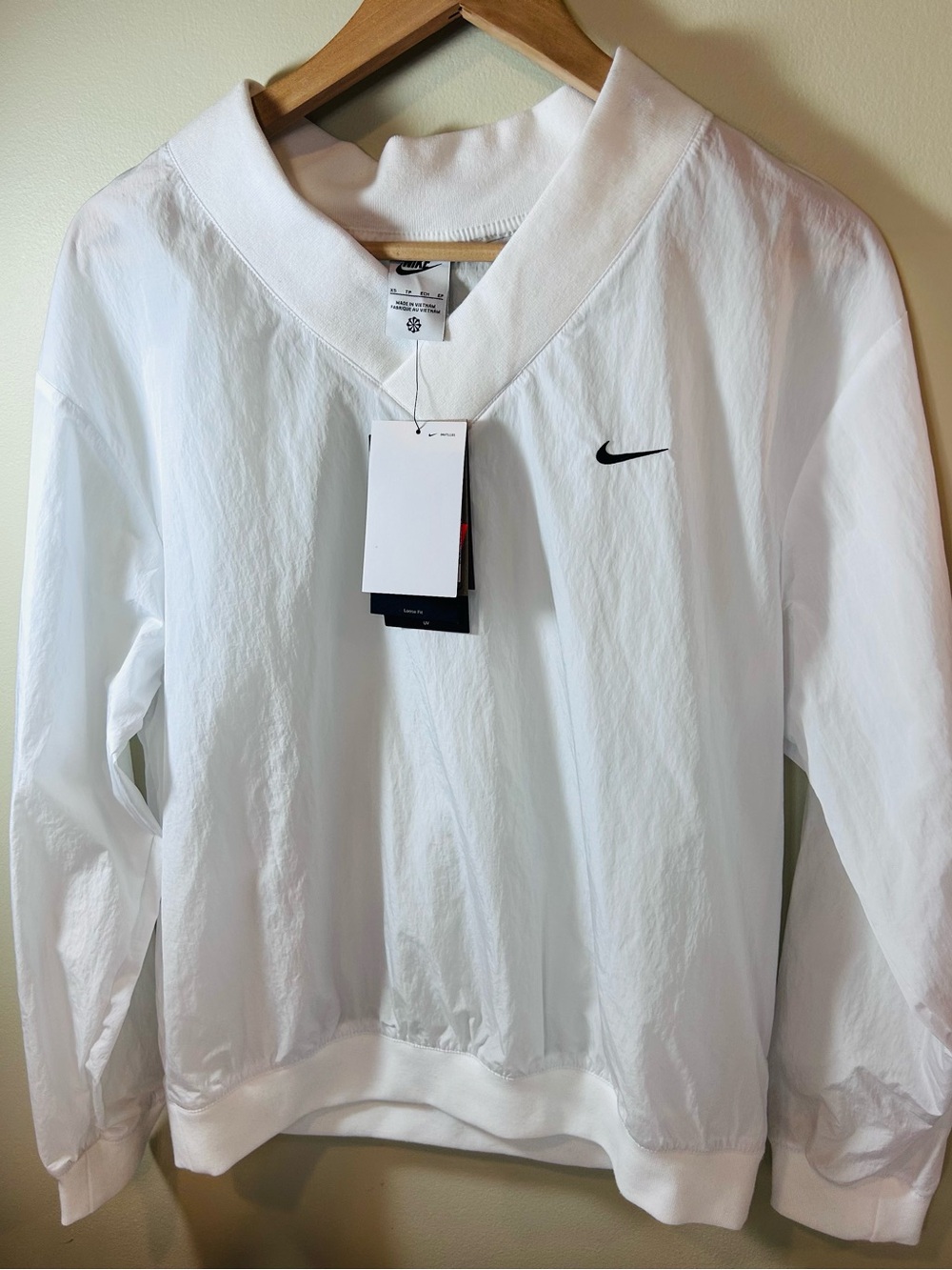 Womens Nike Sportswear Essential Loose UV Woven VNeck  Top XS Activewear Golf